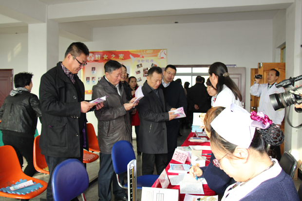 领导西关现场4.JPG