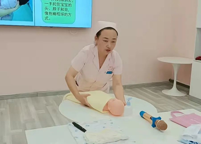 抚触1.jpg